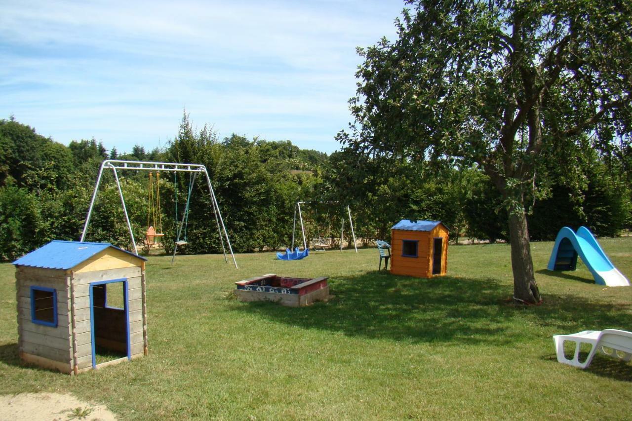 Gite De La Cour Campandré-Valcongrain Zewnętrze zdjęcie